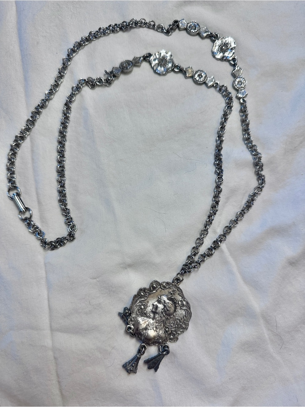 Silver Tone Decorative Medallion Pendant Necklace - Women Jewelry